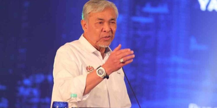 Gaji Tinggi Menanti Di Johor: RM4,000 Untuk Diploma, RM5,000 Untuk Ijazah