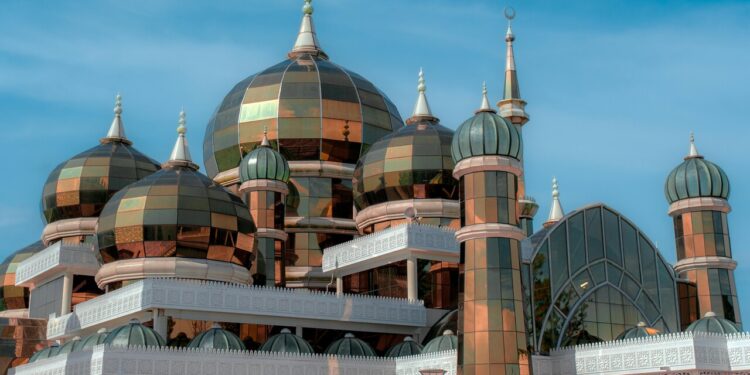 Kalendar Islam 2025: Tarikh Penting Yang Perlu Tahu
