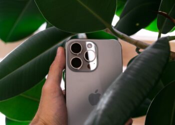 Generasi Z Lebih Memilih iPhone Secondhand: Kenapa?