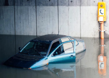 Kereta Tenggelam Banjir