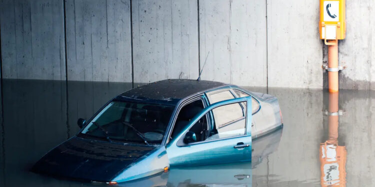Kereta Tenggelam Banjir